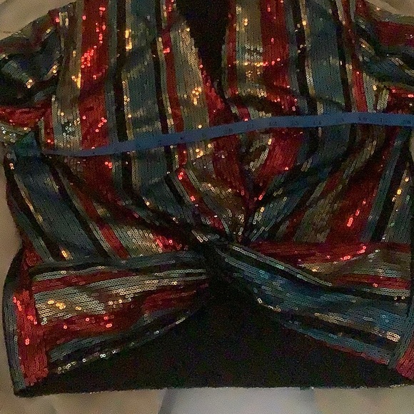 Vici Striking and cool sequin shirt with front twist. Size medium runs small - Picture 10 of 14